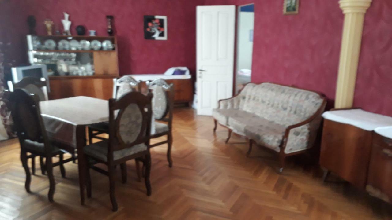 קובולטי Guest House On Kostava 23 מראה חיצוני תמונה